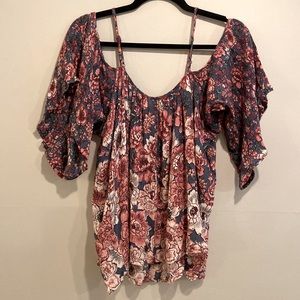 Billabong floral off shoulder flowy top 💗